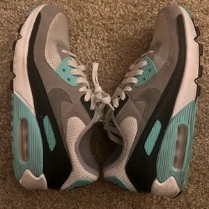 Nike Air Max Women’s SZ 8 grey and teal!